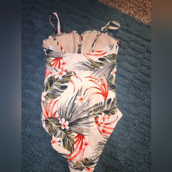Tropical print one piece swimsuit - Picture 2 of 4